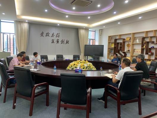 说明: E:\2019-2020下学期\推文\新建文件夹\轻工参观照片\微信图片_20200522115555.jpg